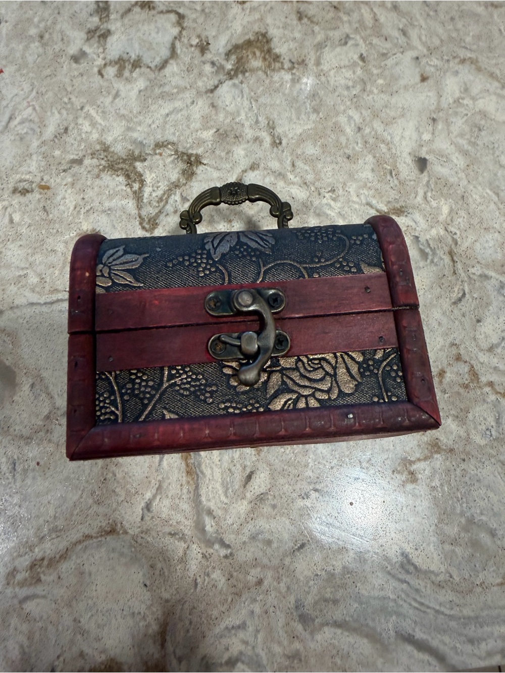 Decorative Red and Black Floral Jewelry Chest with Brass Handle